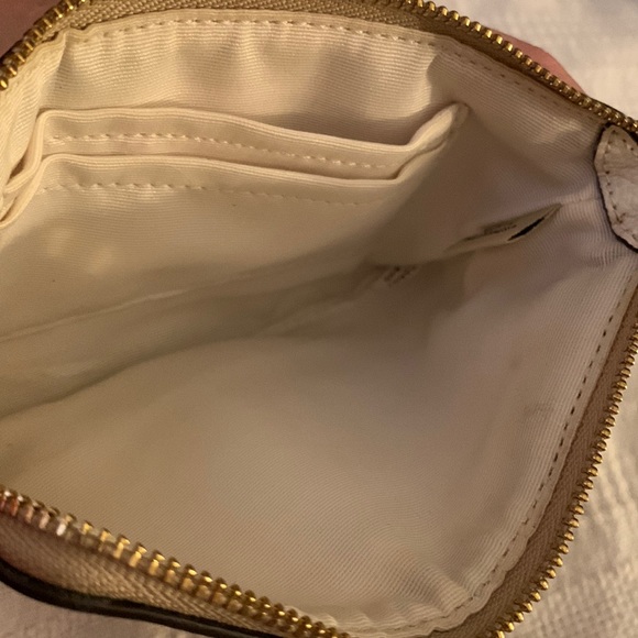 NEW Corner Zip Wristlet In Signature Canvas - Picture 5 of 5